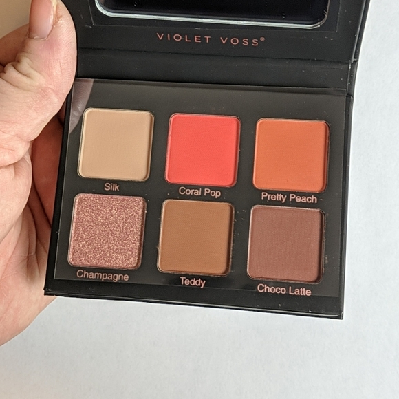 VIOLET VOSS
Coral Pop Eyeshadow Palette NWT - Picture 4 of 5